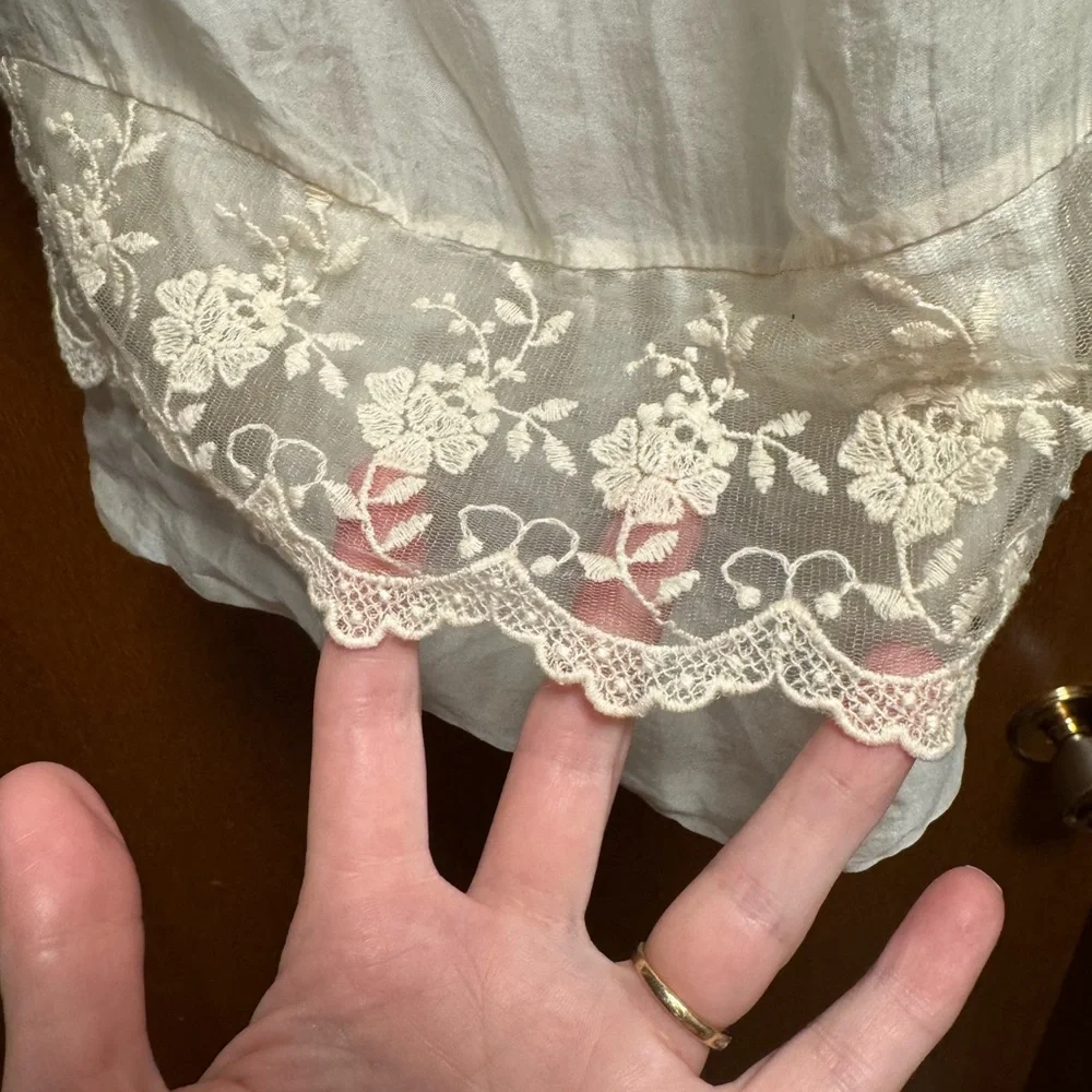 Angel Cream Ruffled Tank Top - Picture 3 of 7